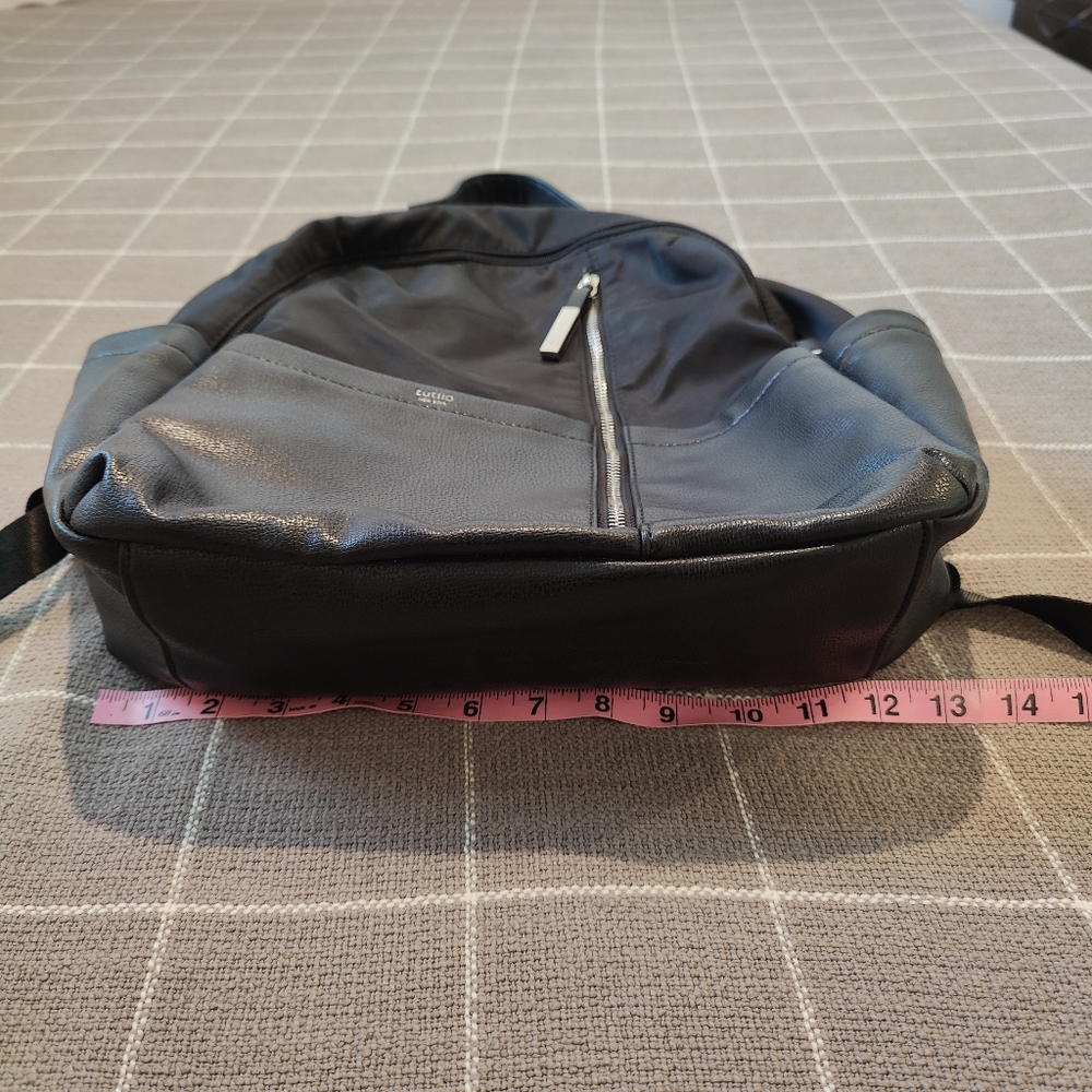 Tutilo New York Backpack - image 2